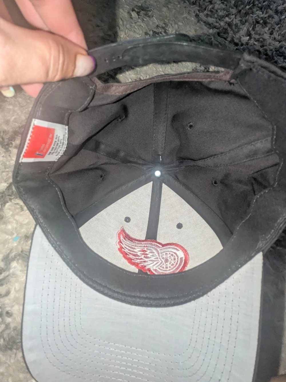 Detroit Red Wings Black Curved Brim Logo Cap